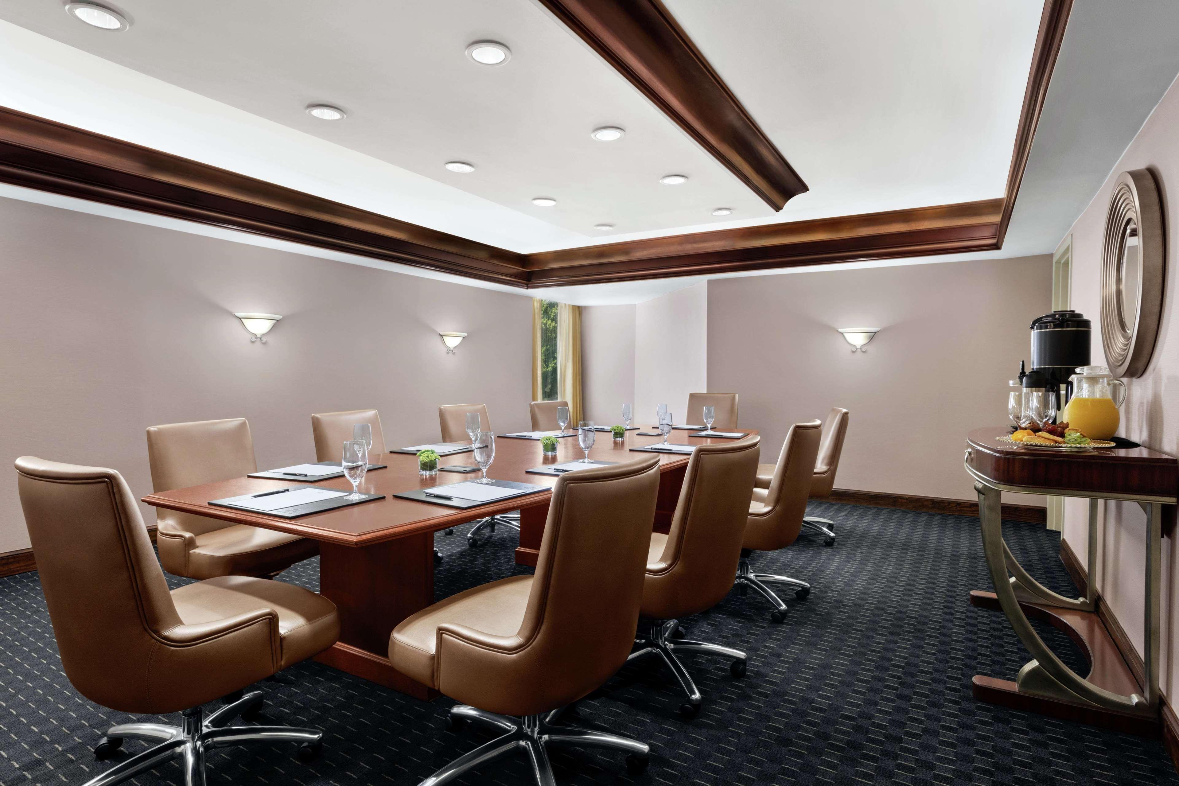 Doubletree By Hilton South Charlotte Tyvola Hotel Buitenkant foto