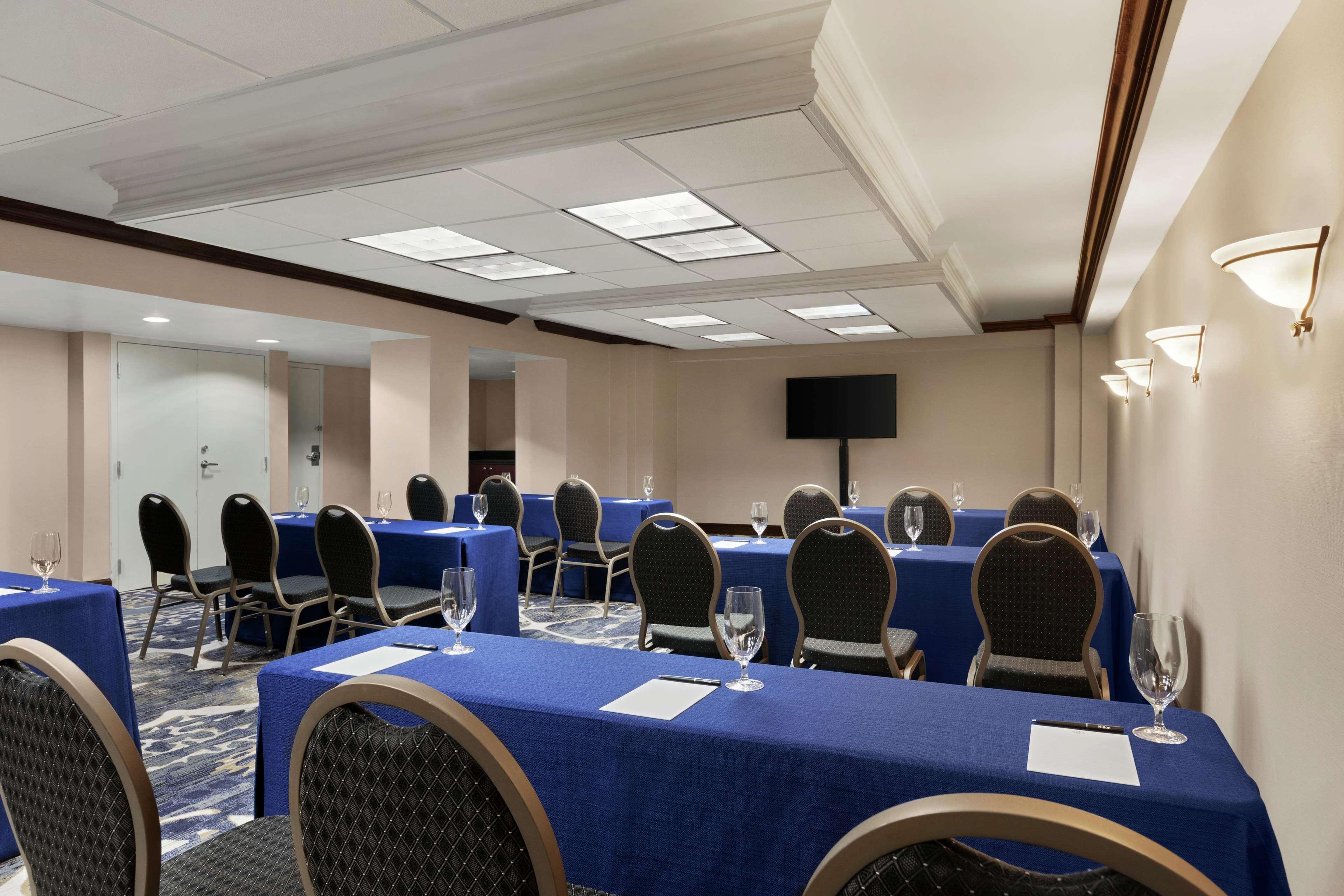 Doubletree By Hilton South Charlotte Tyvola Hotel Buitenkant foto