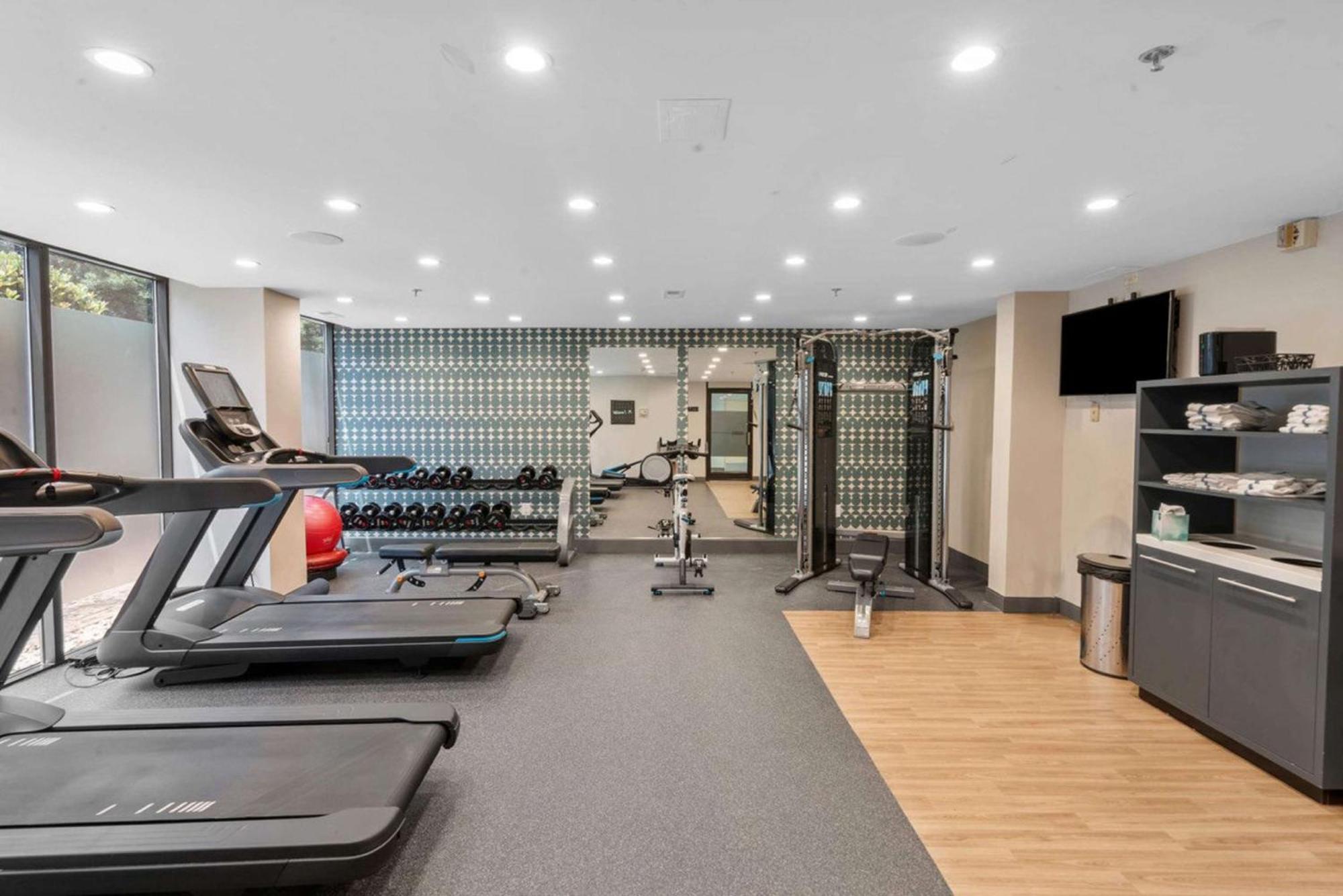 Doubletree By Hilton South Charlotte Tyvola Hotel Buitenkant foto