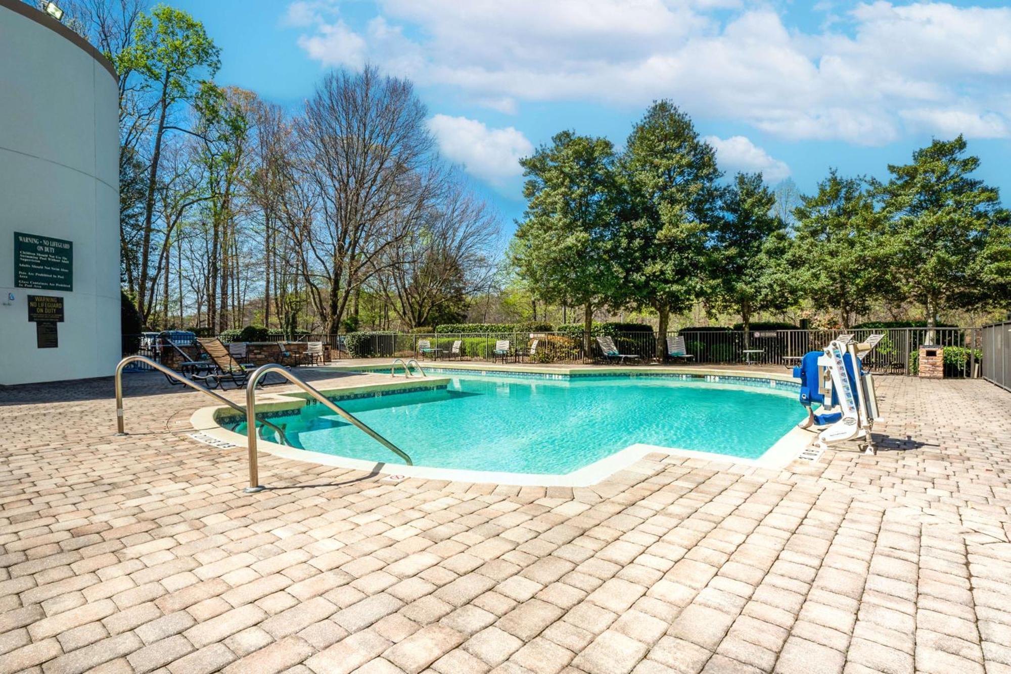 Doubletree By Hilton South Charlotte Tyvola Hotel Buitenkant foto